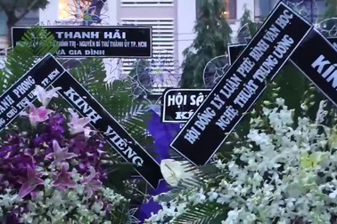 Bí thư Thành ủy TPHCM đến viếng tang lễ PGS-nhạc sĩ Ca Lê Thuần