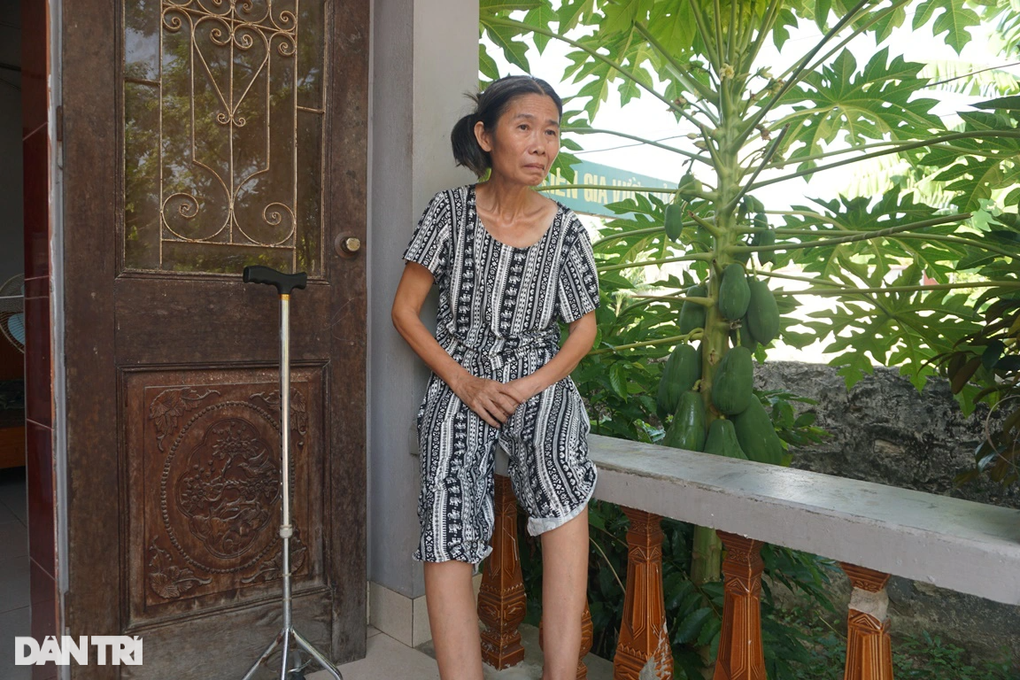Kiệt quệ kinh tế, người vợ trẻ đau đớn xin bệnh viện đưa chồng về chờ chết - 7 Kiệt quệ kinh tế, người vợ trẻ đau đớn xin bệnh viện đưa chồng về chờ chết - 7