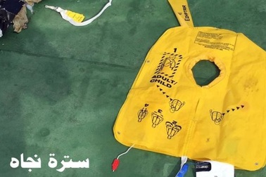 Công bố những hình ảnh đầu tiên về các mảnh vỡ máy bay Ai Cập