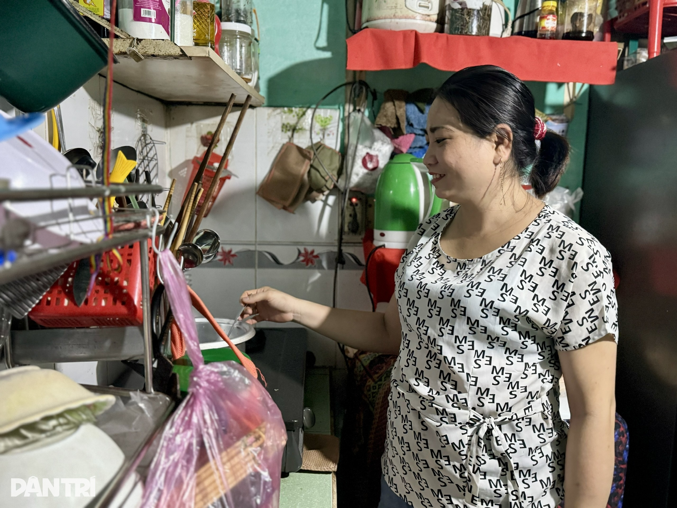 Vyčerpaní dělníci ve městě zvažují ústup - 2  Kiệt sức giữa thành phố, công nhân tính chuyện lui quân - 2