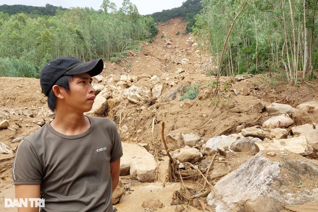 Bình Định: 64 hộ dân chờ di dời, sống bất an dưới chân núi Cấm - 1 Bình Định: 64 hộ dân chờ di dời, sống bất an dưới chân núi Cấm - 1