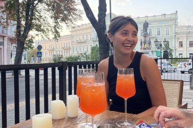 Cuộc sống trở lại tại những "thành phố ma" của Ukraine