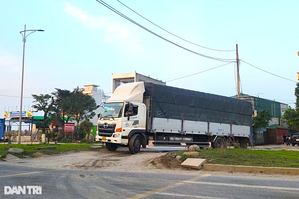 Chi chít lối mở tự phát chết người trên quốc lộ 1.700 tỷ đồng - 1