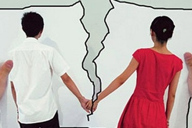 Muốn khóc với những lý do ly hôn của vợ chồng trẻ