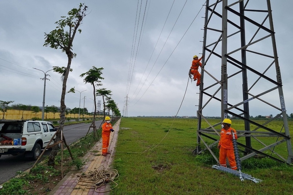 Nắng nóng đỉnh điểm, EVNNPC khuyến cáo khách hàng sử dụng điện tiết kiệm - 4 Nắng nóng đỉnh điểm, EVNNPC khuyến cáo khách hàng sử dụng điện tiết kiệm - 4