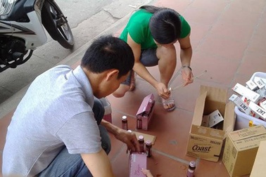 Bát nháo thị trường hàng xách tay