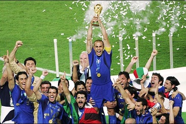 Bóng ma Calciopoli và chức vô địch World Cup đẫm nước mắt của Italia