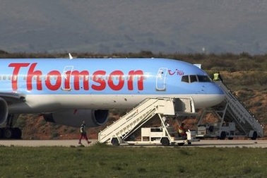 Chiến đấu cơ Hi Lạp hộ tống máy bay chở khách Anh