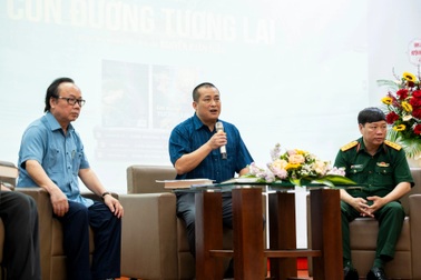 Tác giả Nguyễn Xuân Tuấn và hành trình khám phá "con đường tương lai"