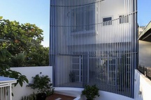 Gia đình ở Sài Gòn làm nhà lồng chim độc đáo “chống trộm”