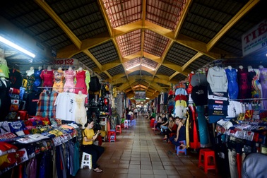 Tiểu thương chợ Bến Thành "than trời" vì ế khách trong mùa dịch