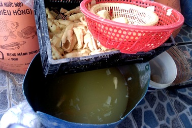 Trấn áp thực phẩm bẩn sau vụ măng rươi, rau muống bào "tắm" hóa chất