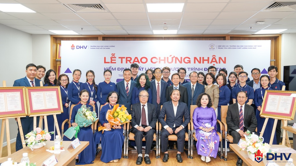 Trường Đại học Hùng Vương TPHCM nhận chứng nhận kiểm định chất lượng 3 chương trình đào tạo - 1 Trường Đại học Hùng Vương TPHCM nhận chứng nhận kiểm định chất lượng 3 chương trình đào tạo - 1