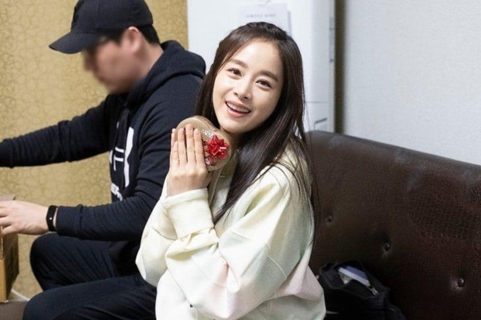 Kim Tae Hee xinh đẹp và xuất sắc khi vào vai người mẹ ma - 11 Kim Tae Hee xinh đẹp và xuất sắc khi vào vai người mẹ ma - 11