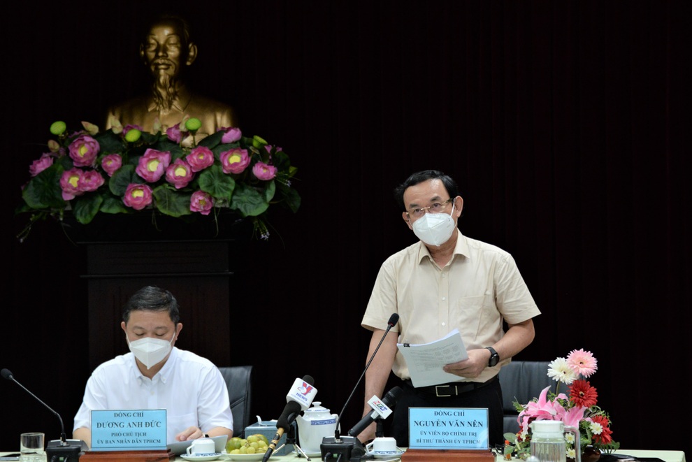 Bí thư TPHCM thị sát khu công nghệ cao khi số F0 tăng liên tiếp 3 tuần - 4 Bí thư TPHCM thị sát khu công nghệ cao khi số F0 tăng liên tiếp 3 tuần - 4