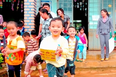 “Một triệu cuốn vở…” tiếp tục đến với học sinh nghèo Tây Nguyên