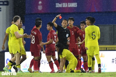 BLV Quang Huy: "Hai tấm thẻ đỏ của U22 Malaysia là hoàn toàn chính xác"