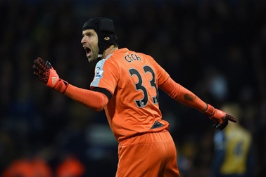Petr Cech đi vào lịch sử Premier League