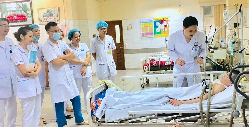 Tết đoàn viên của cậu thiếu niên tỉnh dậy sau 2 năm sống thực vật - 3 Tết đoàn viên của cậu thiếu niên tỉnh dậy sau 2 năm sống thực vật - 3
