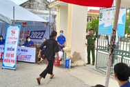 Thí sinh nhầm thời gian thi, tình nguyện viên đến tận nhà chở