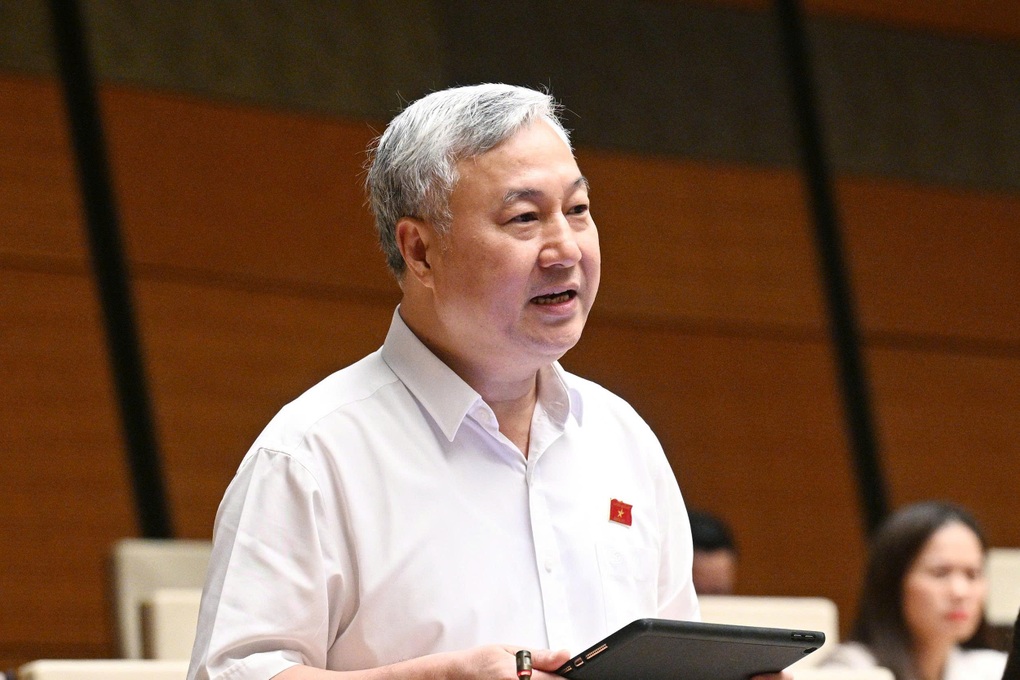 Bộ trưởng nói về đề xuất “người nghèo mắc ung thư được hưởng BHYT 100%” - 2 Bộ trưởng nói về đề xuất “người nghèo mắc ung thư được hưởng BHYT 100%” - 2