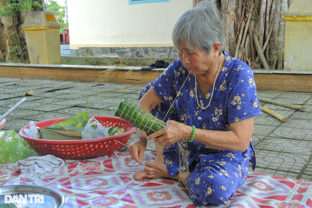 Người dân miền Tây tất bật chuẩn bị lễ giỗ Bác Hồ trước Quốc khánh - 4 Người dân miền Tây tất bật chuẩn bị lễ giỗ Bác Hồ trước Quốc khánh - 4