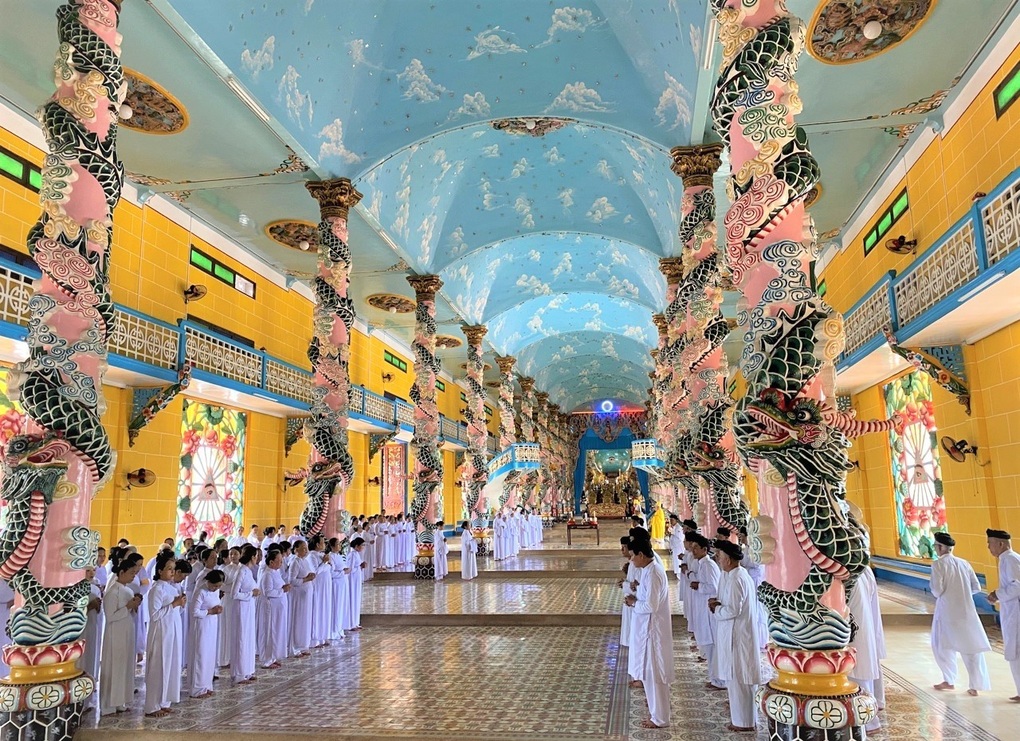 Tây Ninh: Văn hóa tâm linh thành sản phẩm du lịch đặc trưng - 2 Tây Ninh: Văn hóa tâm linh thành sản phẩm du lịch đặc trưng - 2