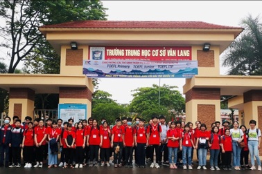 Nhiều học sinh THPT tại các tỉnh đạt trình độ tiếng Anh ngang bậc đại học