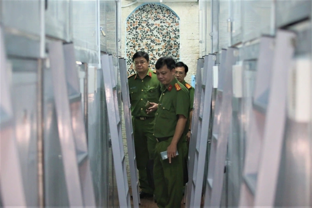 Sợ hãi trước vụ cháy nhà trọ 14 người chết, mẹ cầu xin con chuyển trọ gấp - 5