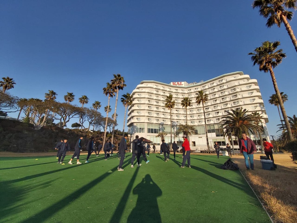 Đội tuyển nữ Việt Nam đến Hàn Quốc, tập luyện tại đảo Jeju - 5