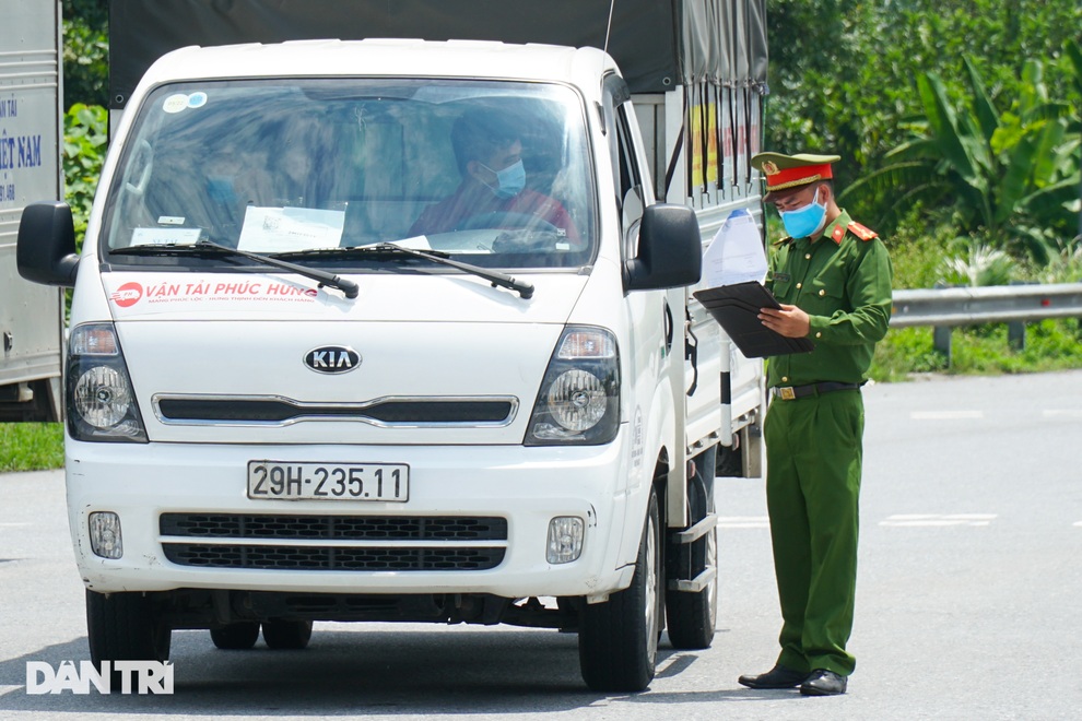 Hà Nội: Trạm thu phí tại vùng 2 hoạt động trở lại sau 45 ngày tạm dừng - 6 Hà Nội: Trạm thu phí tại vùng 2 hoạt động trở lại sau 45 ngày tạm dừng - 6