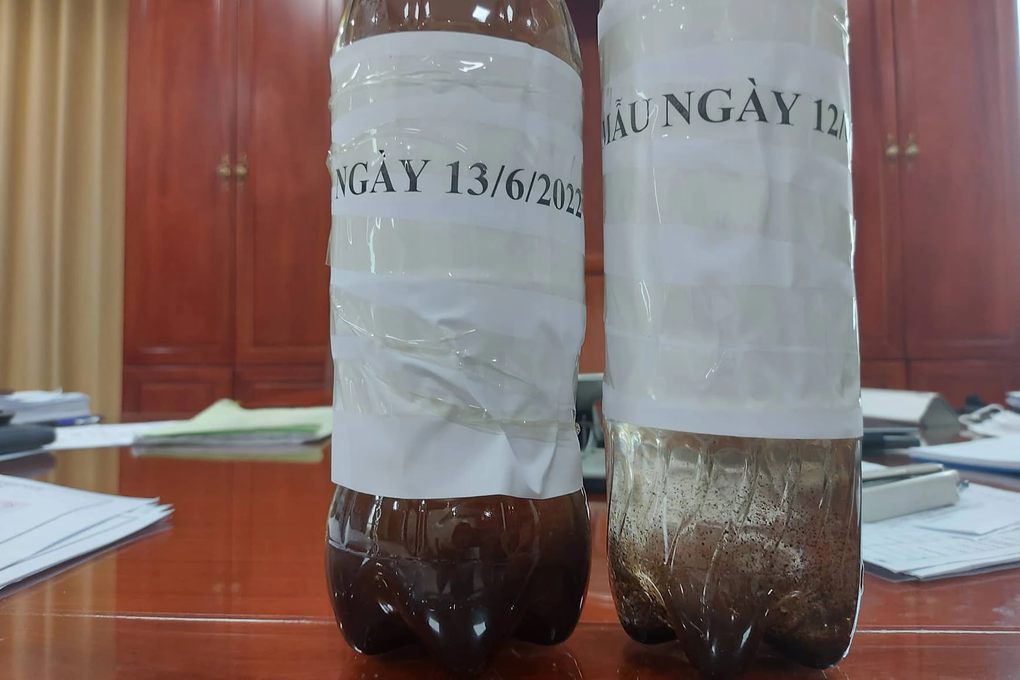 Dân hoang mang khi nước sạch đổi màu - 3 Dân hoang mang khi nước sạch đổi màu - 3