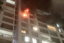 Cháy chung cư ở TPHCM lúc rạng sáng, cả nghìn người hoảng loạn tháo chạy