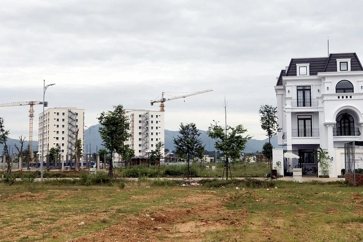 Thành phố đang ồn ào biệt thự 4 mặt tiền vướng nhiều sai phạm xây dựng - 3 Thành phố đang ồn ào biệt thự 4 mặt tiền vướng nhiều sai phạm xây dựng - 3