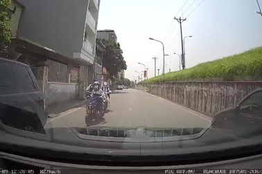 Ô tô tự động đánh lái tránh va chạm