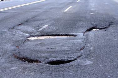 Những "cái ao" trên mặt cầu Thăng Long