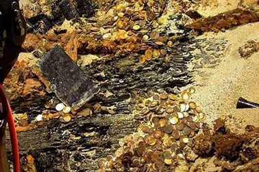 Tá hỏa phát hiện container đồng nát chứa “kho báu triệu USD”