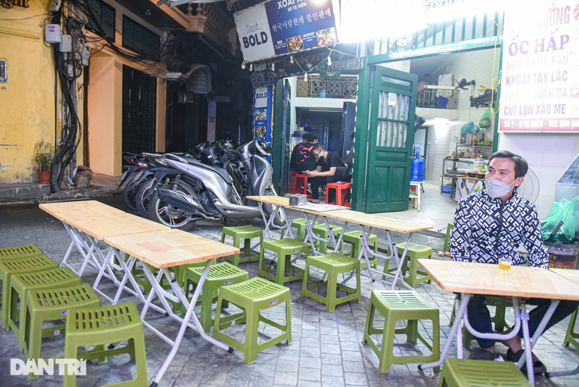 Nhiều chủ quán ở Hà Nội khó hiểu vì phải đóng cửa lúc 21h - 5 Nhiều chủ quán ở Hà Nội khó hiểu vì phải đóng cửa lúc 21h - 5