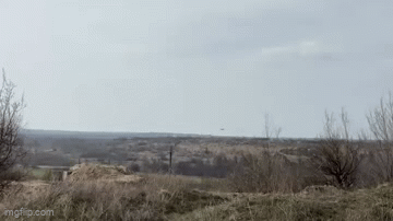 Phi công MiG-29 Ukraine cơ động điêu luyện khiến phòng không Nga bó tay - 1