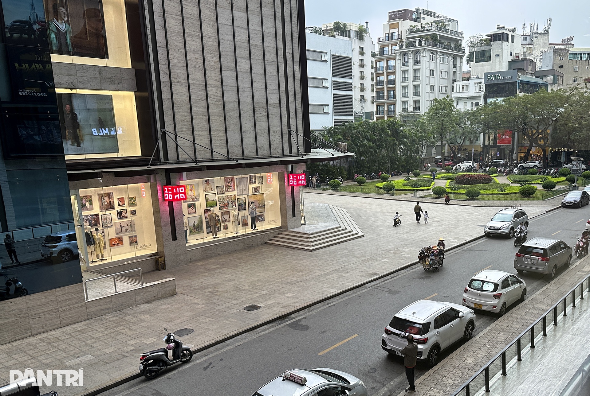 Các trung tâm thương mại hàng đầu của Hà Nội vắng khách - 4 Các trung tâm thương mại hàng đầu của Hà Nội vắng khách - 4