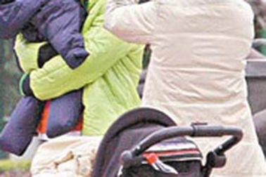 Con trai Trương Bá Chi càng lớn càng đáng yêu!