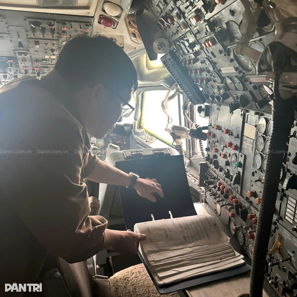Hối thúc đưa máy bay B727 bị bỏ rơi tại Nội Bài về Cam Ranh - 1 Hối thúc đưa máy bay B727 bị bỏ rơi tại Nội Bài về Cam Ranh - 1