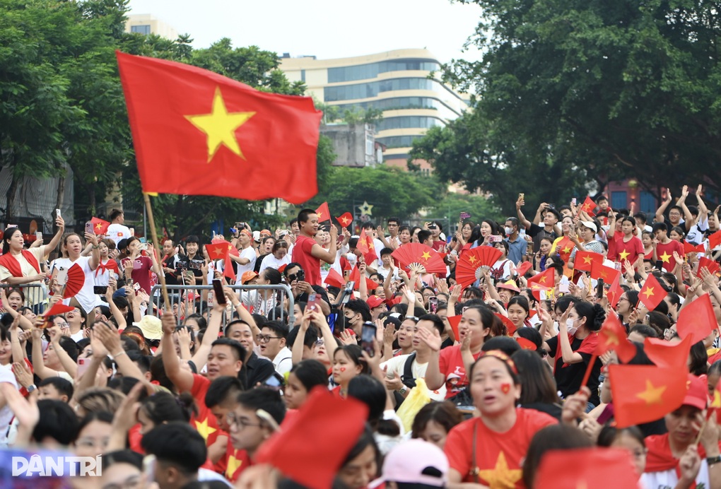 Hà Nội công bố 40 điểm phát nước uống, đồ ăn cho người dân xem diễu binh - 1 Hà Nội công bố 40 điểm phát nước uống, đồ ăn cho người dân xem diễu binh - 1