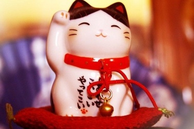 Mèo Maneki Neko - biểu tượng may mắn của người Nhật