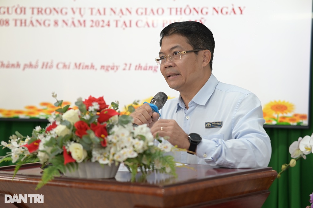 Tiếp tục khen thưởng những người cứu tài xế trong xe Volvo ở cầu Phú Mỹ - 2 Tiếp tục khen thưởng những người cứu tài xế trong xe Volvo ở cầu Phú Mỹ - 2