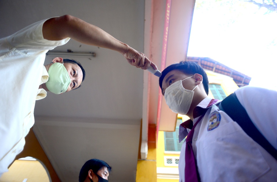 Chùm ảnh: Học sinh Sài Gòn háo hức trở lại trường sau gần 1 tháng nghỉ Tết - 6 Chùm ảnh: Học sinh Sài Gòn háo hức trở lại trường sau gần 1 tháng nghỉ Tết - 6