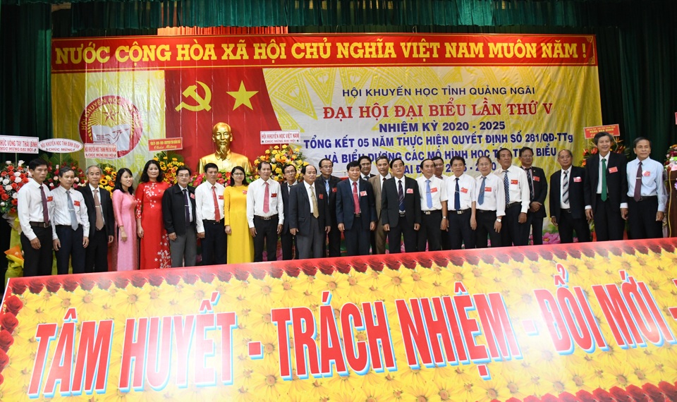 Quảng Ngãi: Toàn tỉnh có hơn 181 ngàn gia đình học tập - 1 Quảng Ngãi: Toàn tỉnh có hơn 181 ngàn gia đình học tập - 1