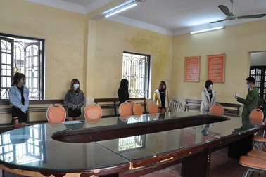 5 cô gái trẻ và 6 nam thanh niên "mở tiệc" ma túy trong khách sạn