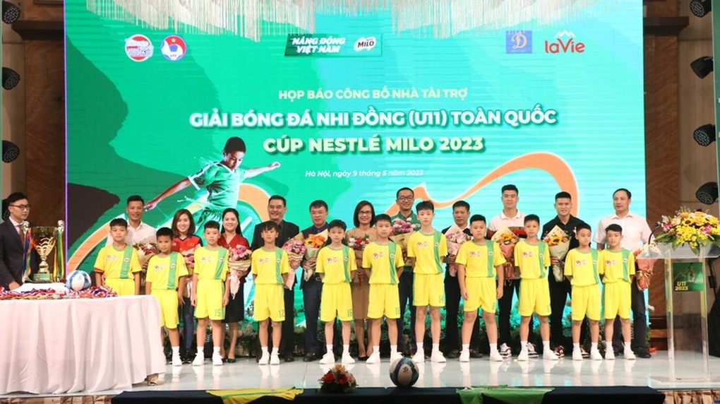 Đỗ Duy Mạnh chia sẻ cảm xúc về giải bóng đá Nhi đồng toàn quốc - 1 Đỗ Duy Mạnh chia sẻ cảm xúc về giải bóng đá Nhi đồng toàn quốc - 1