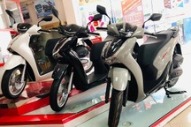 Nhiều xe máy "hot" quay đầu tăng giá